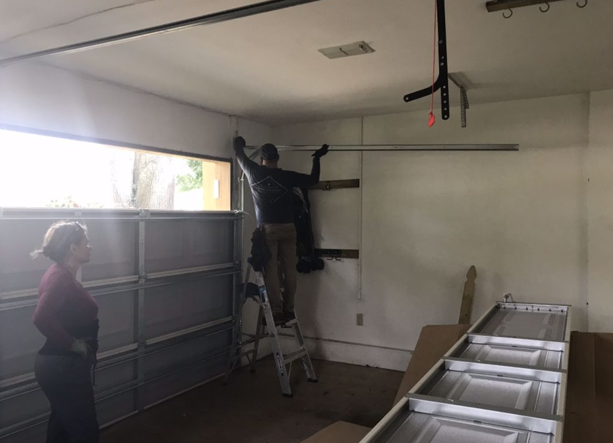 garage door installation service in Florida by experts of Local Garage Door Services FL.