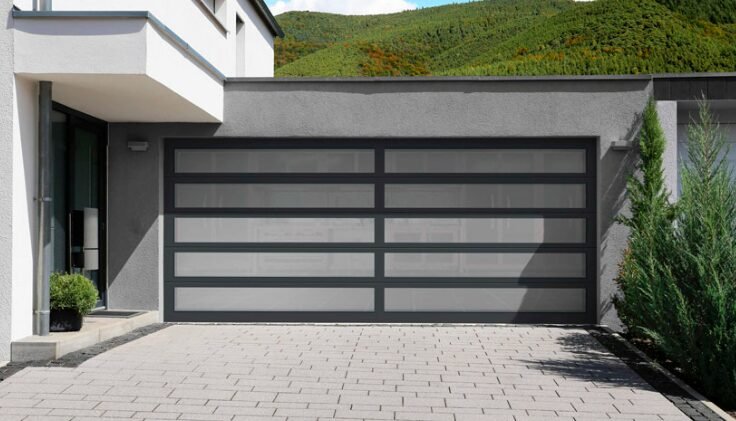 Professional technician performing garage door repair in Florida for Local Garage Door Services FL, ensuring safety and functionality.