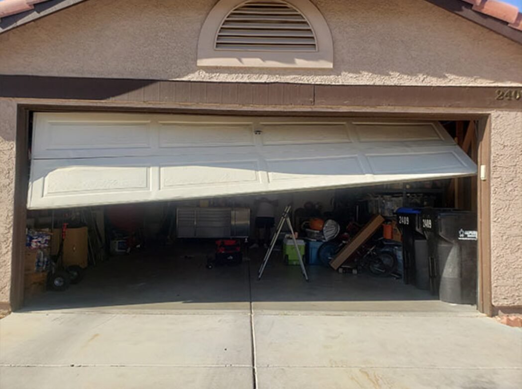5 Scenarios That Require Immediate Emergency Garage Door Repair